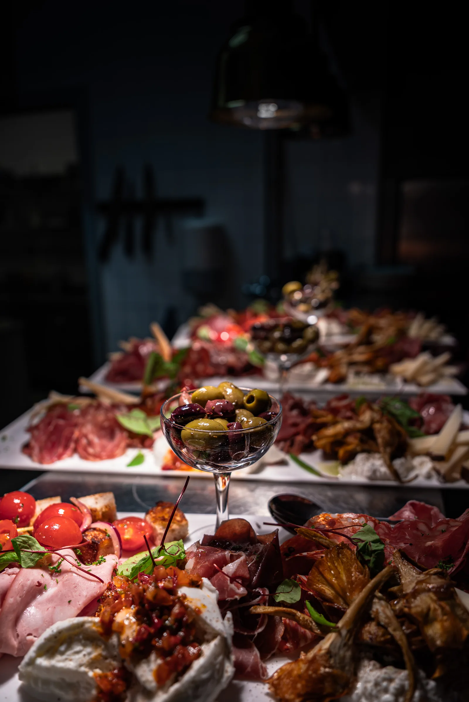 Antipasti och charkuteribricka hos Piatti